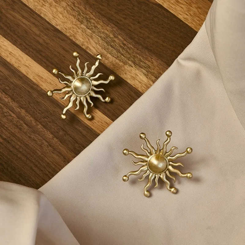 Brass Sunburst Knob for Dresser Drawers