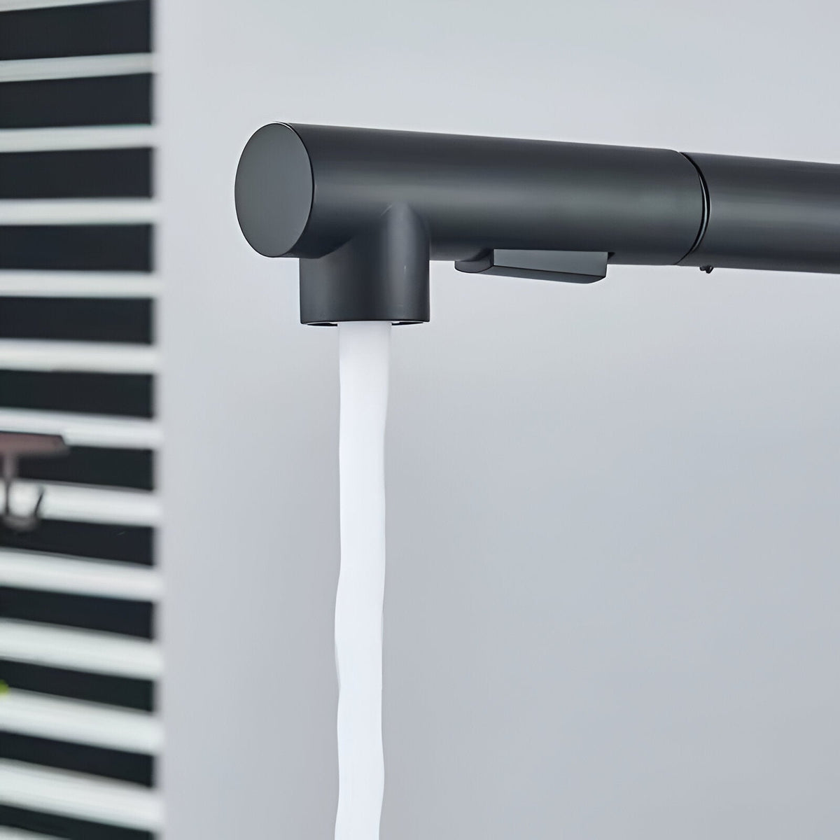 Noir Modern Matte Black Pull-Out Kitchen Faucet