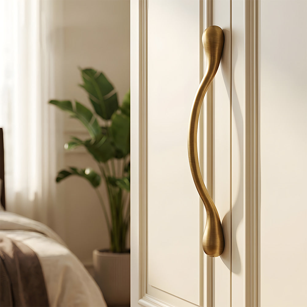 Wavy Organic Cabinet Pulls and Decorative Knobs