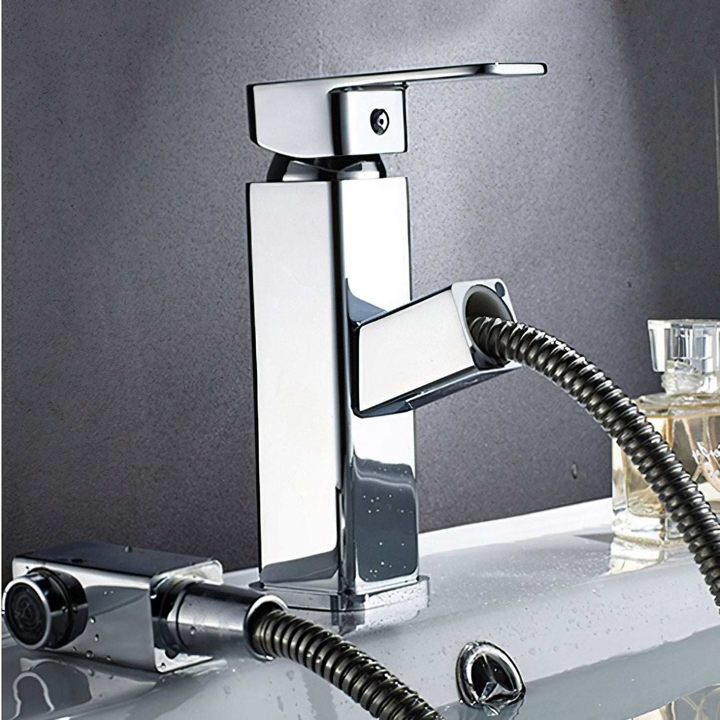 Velora Modern Brass Pull-Out Bathroom Sink Faucet With 360° Swivel Spout