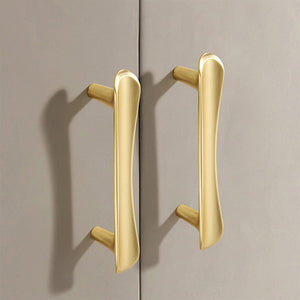 Smooth Curved Cabinet Handles and Round Knobs for Wardrobes