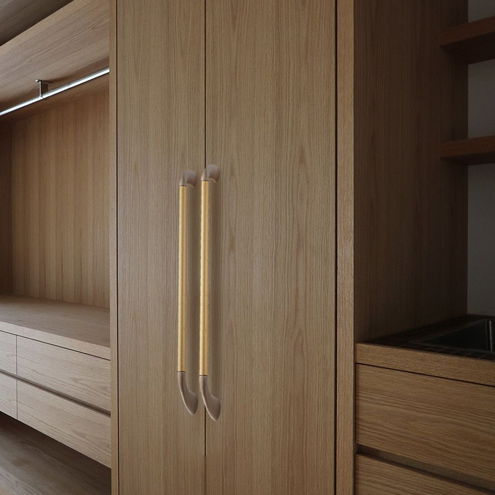 Round Bar Cabinet Pulls with Curved Tapered Feet
