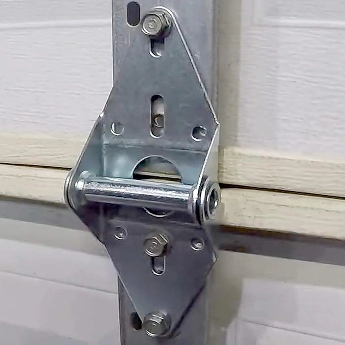 Sectional Garage Door Hinge, Zinc-Plated Steel Roller Bracket