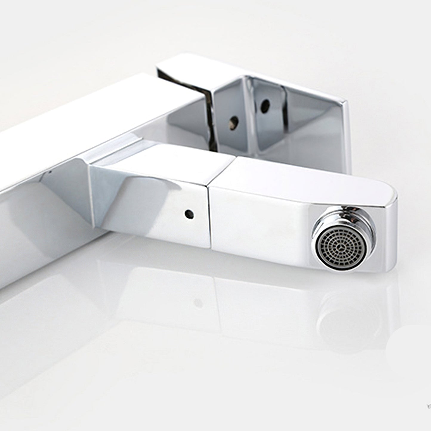 Velora Modern Brass Pull-Out Bathroom Sink Faucet With 360° Swivel Spout