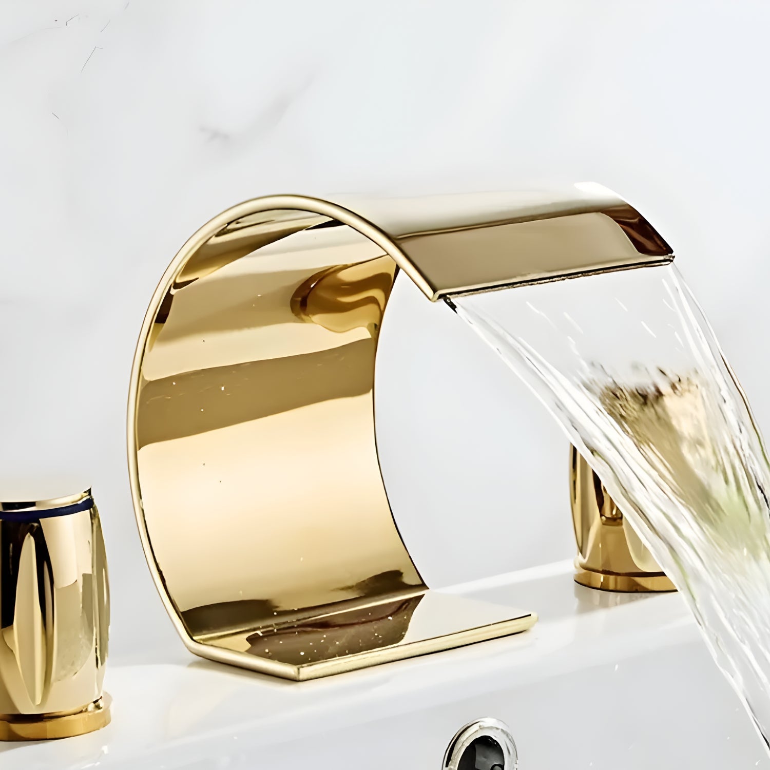 Clean, contemporary look for bathroom sinks
