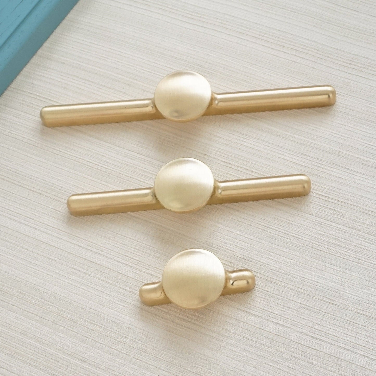Comforsyco Brushed Brass Cabinet Pulls and Knobs, Zinc Alloy