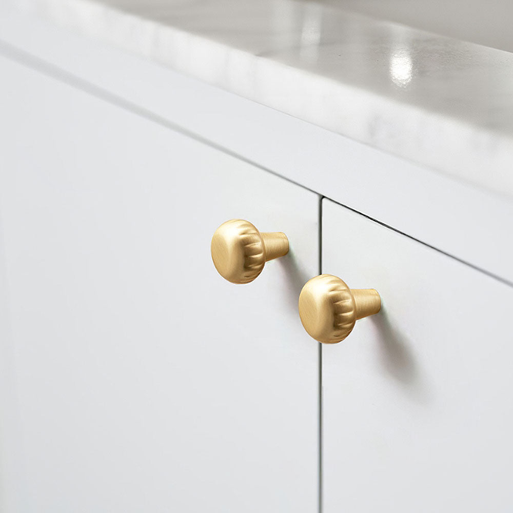 Comforsyco Fluted Gold Cabinet Handles and Knobs