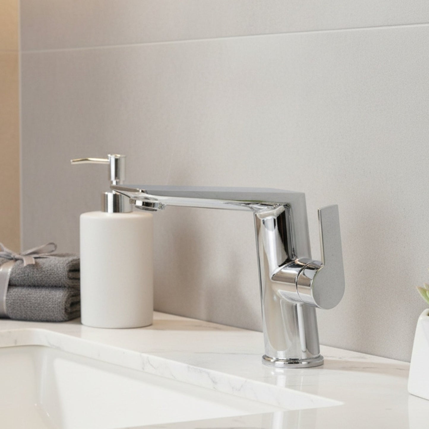 Nordelle Single Handle Bathroom Sink Faucet