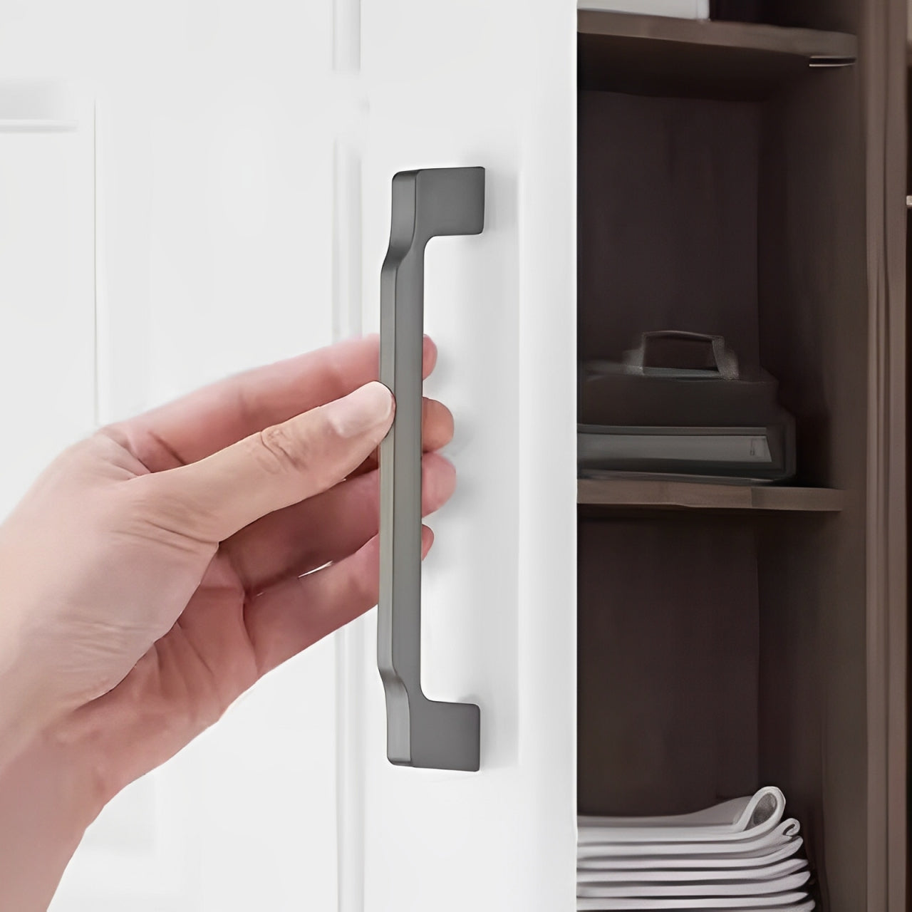 Comforsyco Slim Square Bar Cabinet Pulls and Matching Knobs