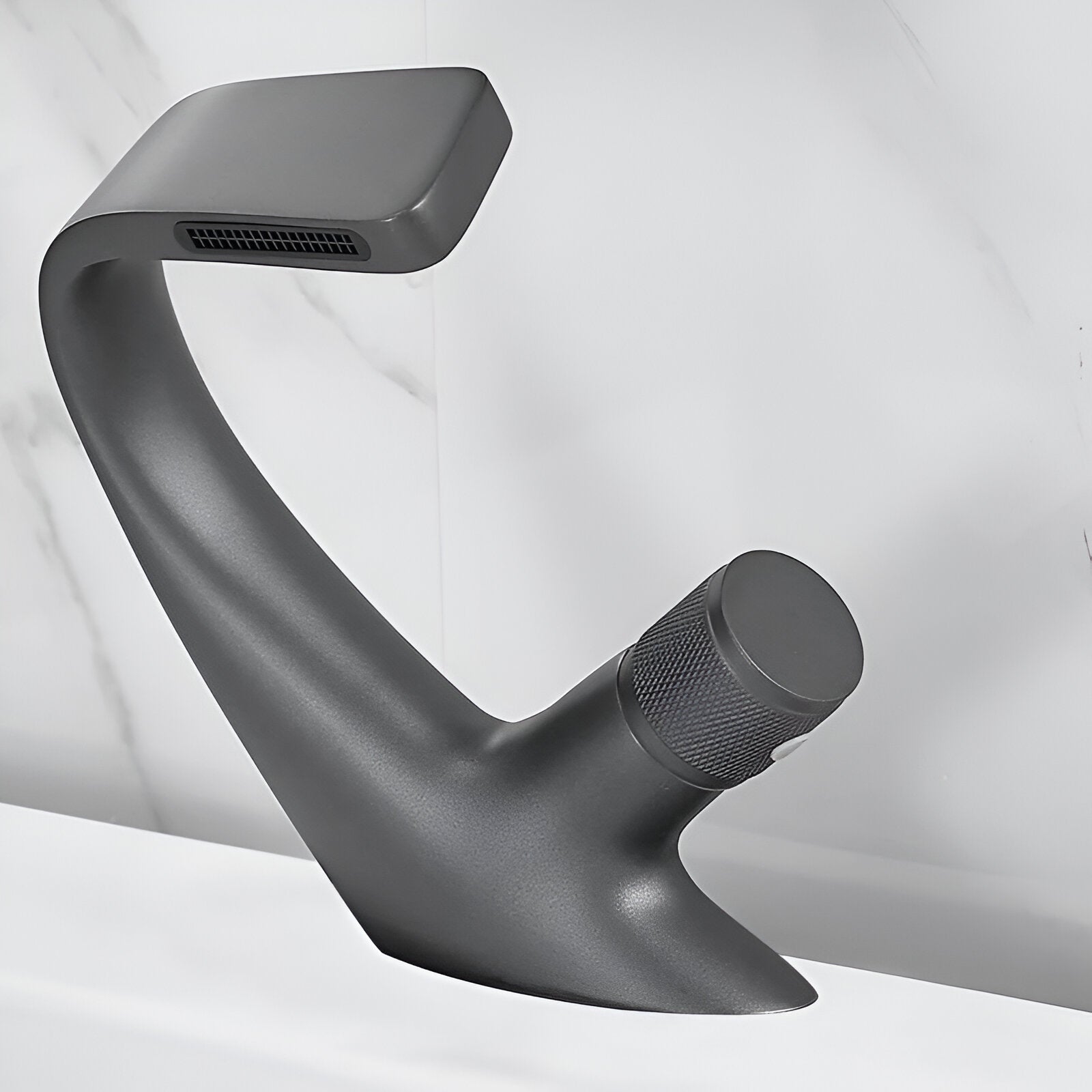 DURABLE MATERIALS, CLEAN LOOK
