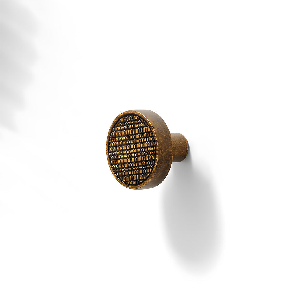 Grid-Textured Cabinet Pulls and Knobs for Kitchens