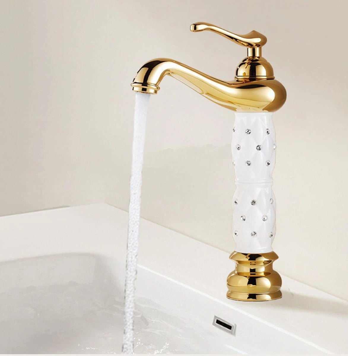 Gentle water with less splashing