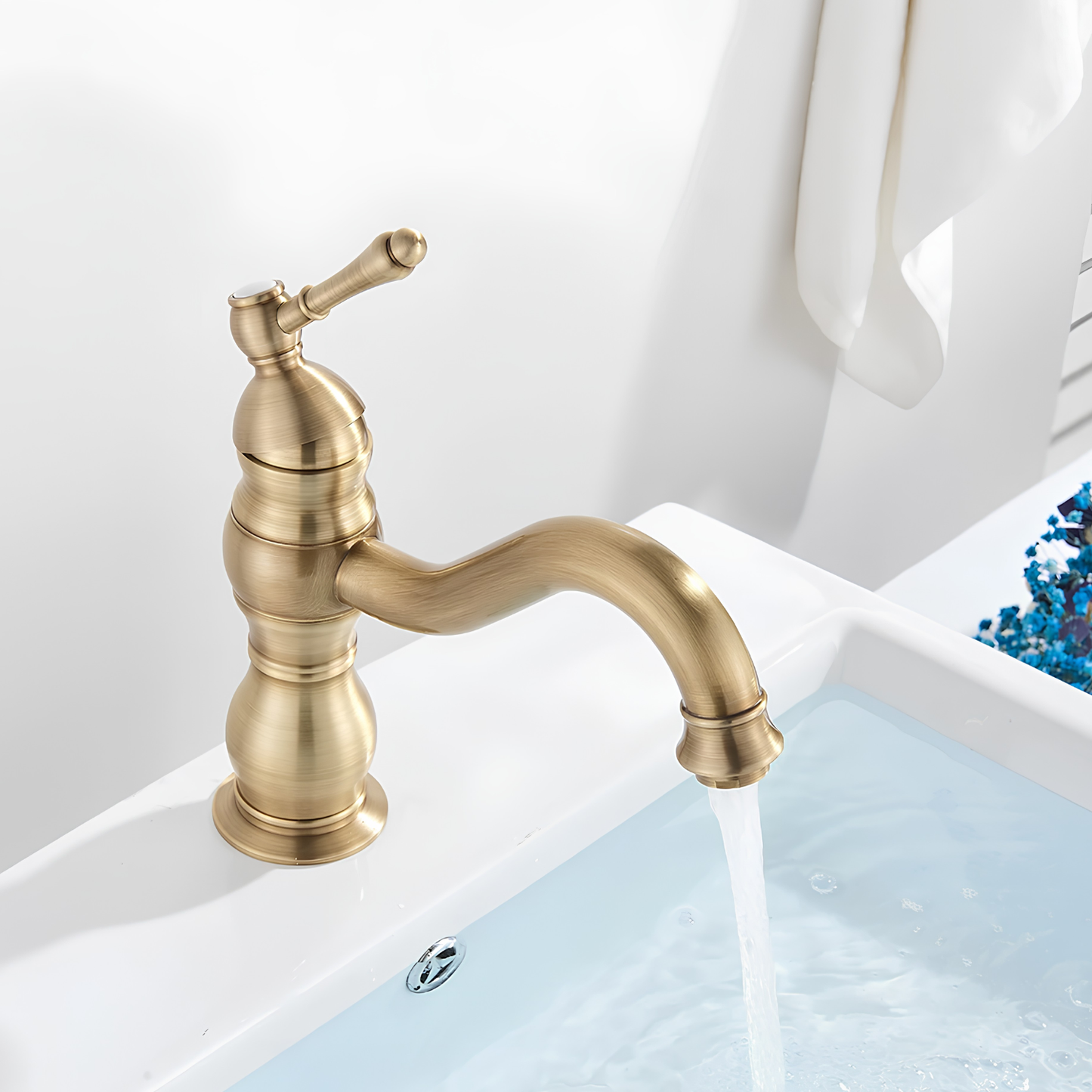 Arcora Antique High-Arc 360° Swivel Bathroom Vessel Sink Faucet With Single Handle Bathroom Sink Faucet