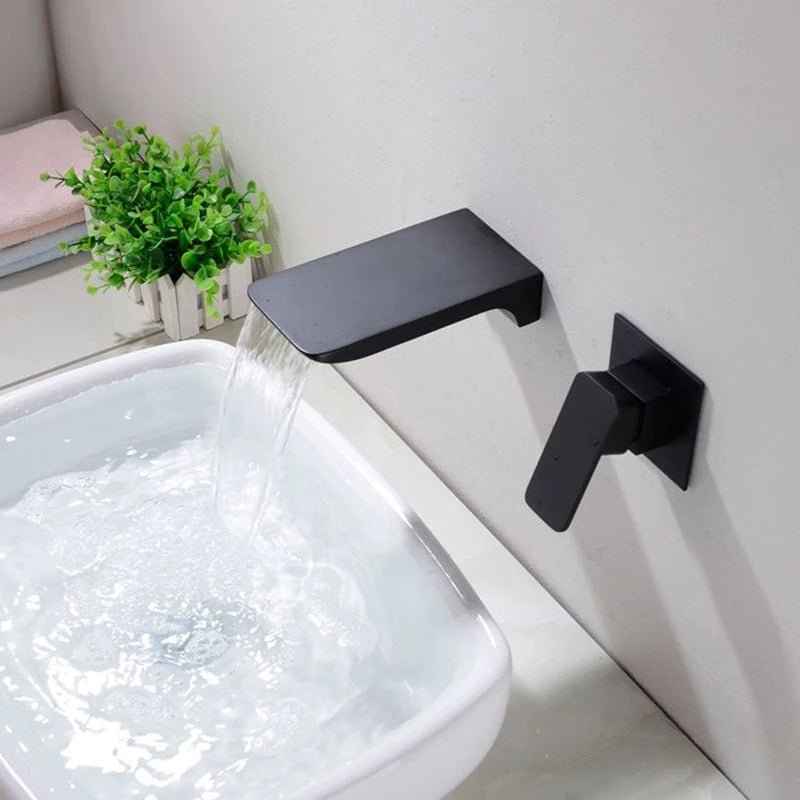 Keeps the sink area open