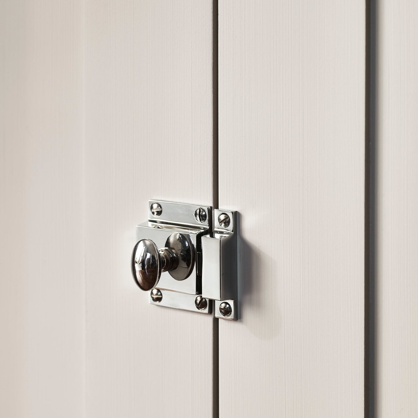 Cullum Turn Solid Brass Cabinet Latch