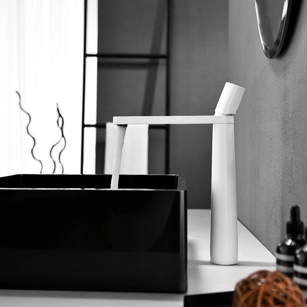 Elvik Modern Single-Hole Bathroom Sink Faucet with Single Handle