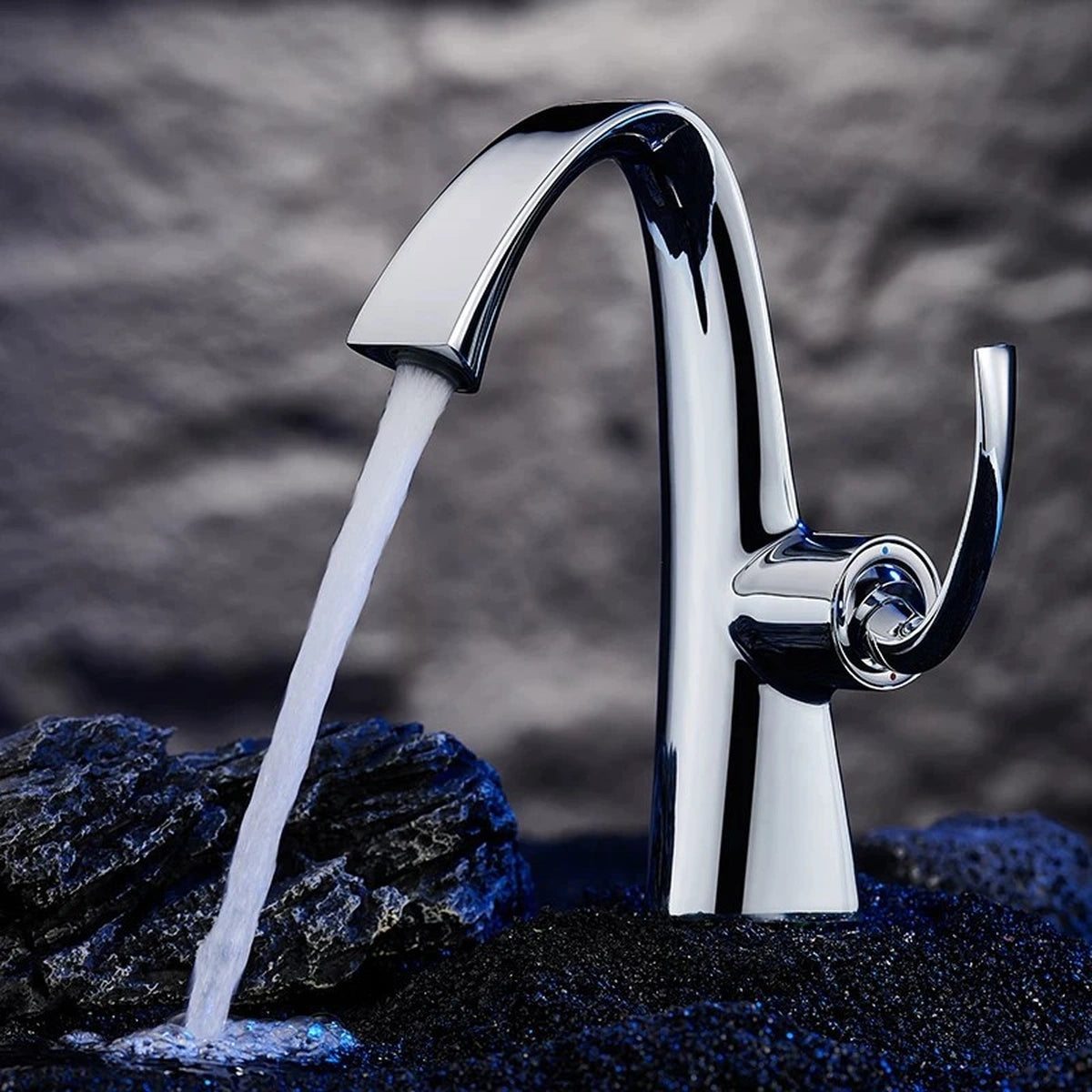 Calira Modern Single-Handle Single-Hole Bathroom Sink Faucet