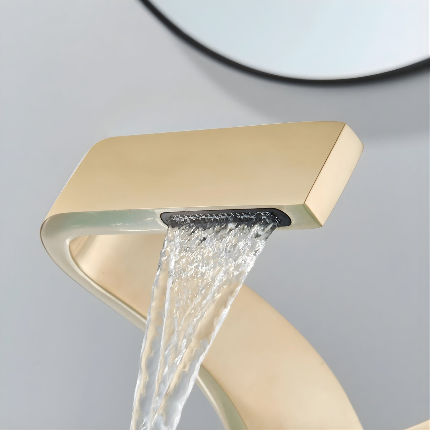 SMOOTH FLOW, CLEAN LINES