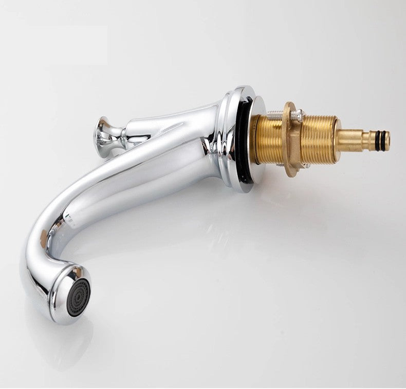 Smooth handles and controlled water output