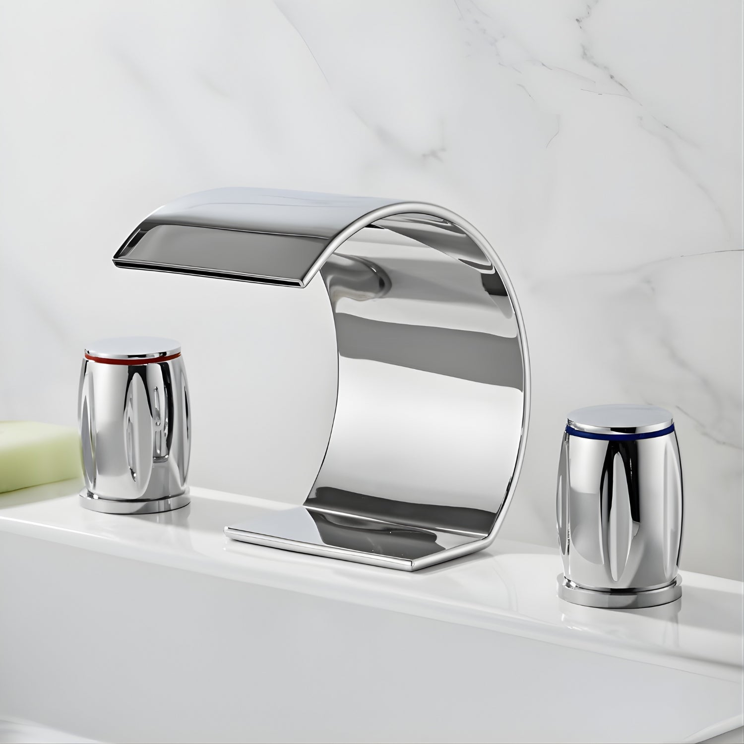 Smooth, precise adjustment with solid metal handles
