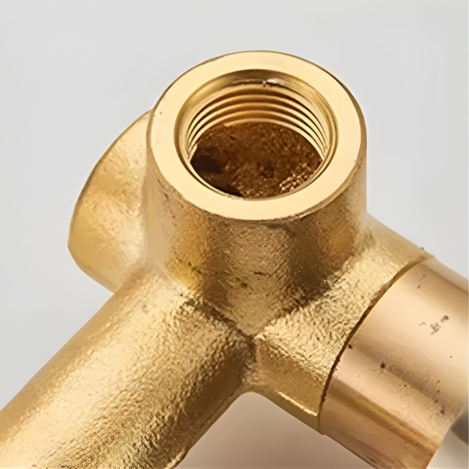 Threaded brass connection designed for standard plumbing compatibility