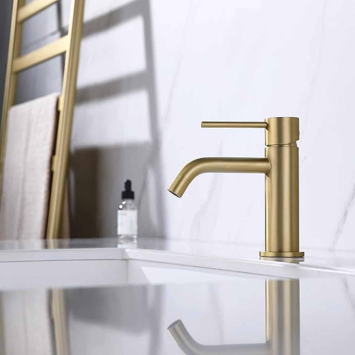 Varello Modern Single-Handle Single-Hole Bathroom Sink Faucet