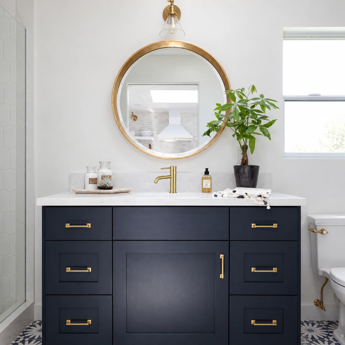 Varello Modern Single-Handle Single-Hole Bathroom Sink Faucet