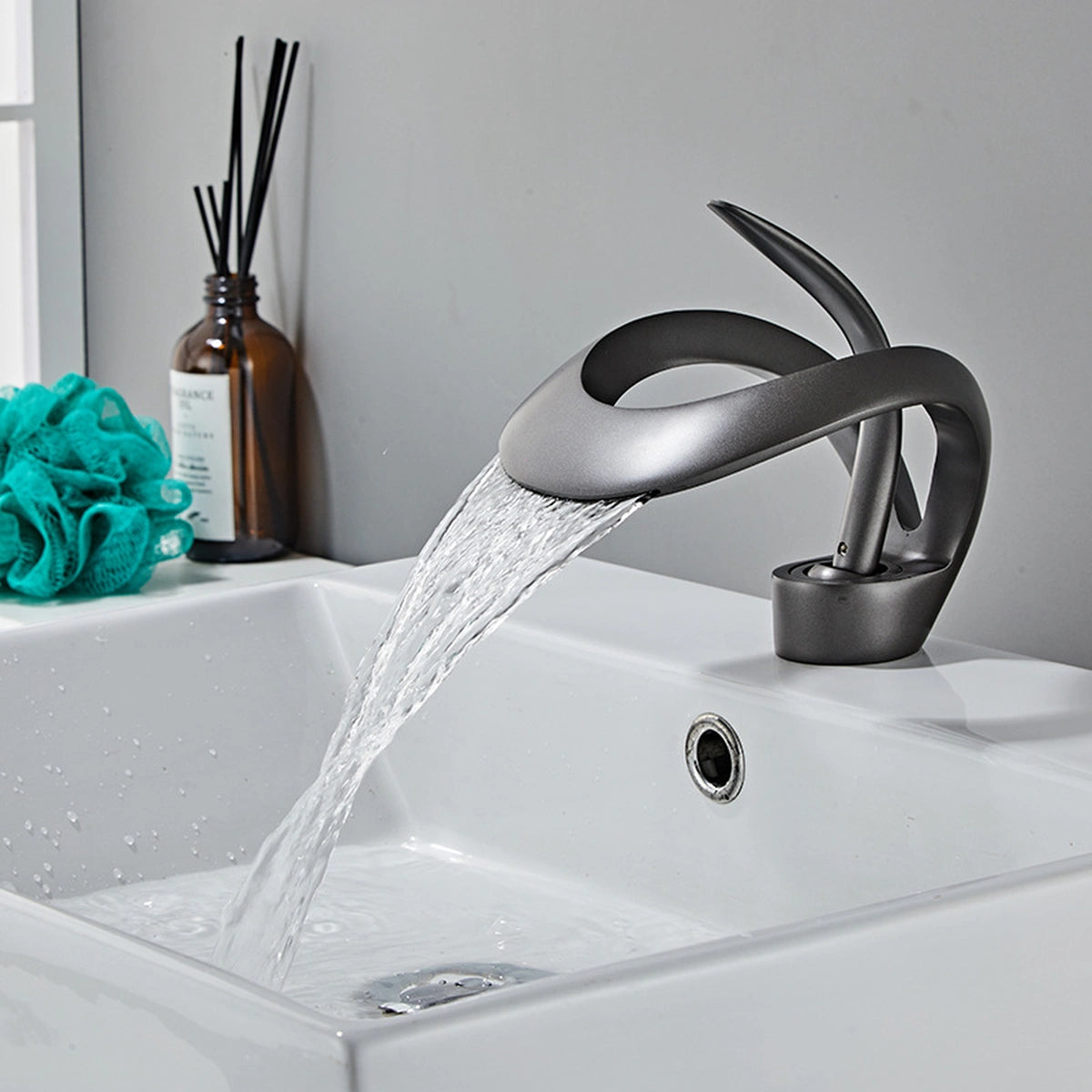 Veyra Modern Single-Hole Waterfall Bathroom Sink Faucet