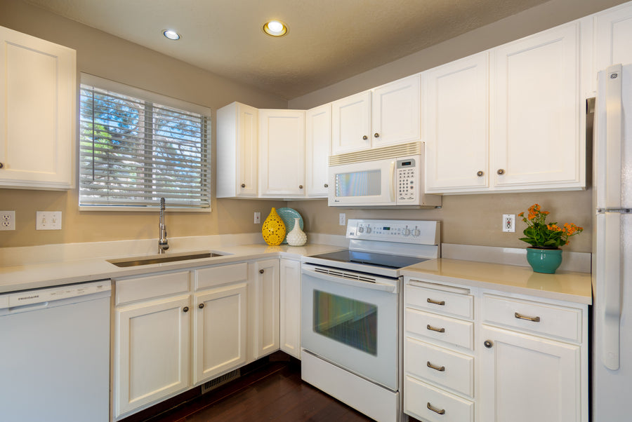 Cabinet Knobs or Pulls?