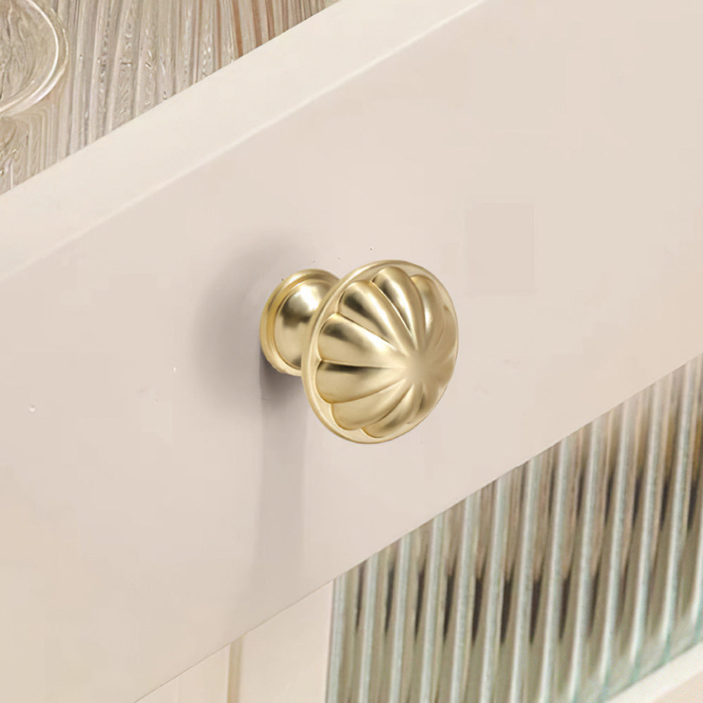 Decorative Finial Cabinet Pulls and Fluted Knobs